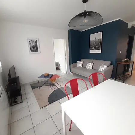 Bel En Centre Ville D'aix Avec 3 Chambres Et Parking Gratuit Appartement *