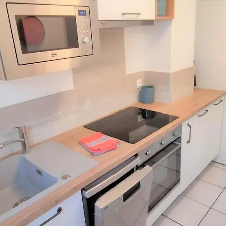 Bel En Centre Ville D'aix Avec 3 Chambres Et Parking Gratuit *