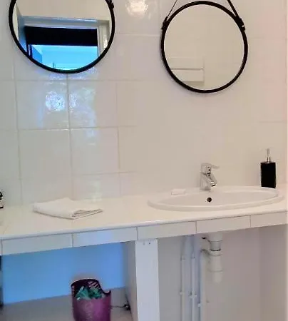 Appartement Bel En Centre Ville D'aix Avec 3 Chambres Et Parking Gratuit