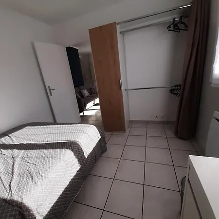 Bel En Centre Ville D'aix Avec 3 Chambres Et Parking Gratuit Appartement